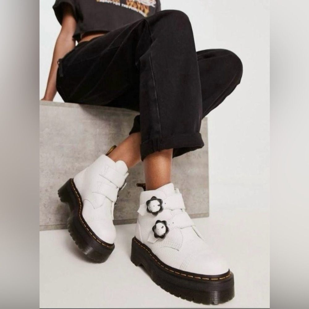 Dr. Martens Devon Flower Quad Platform Boots In White Size 9